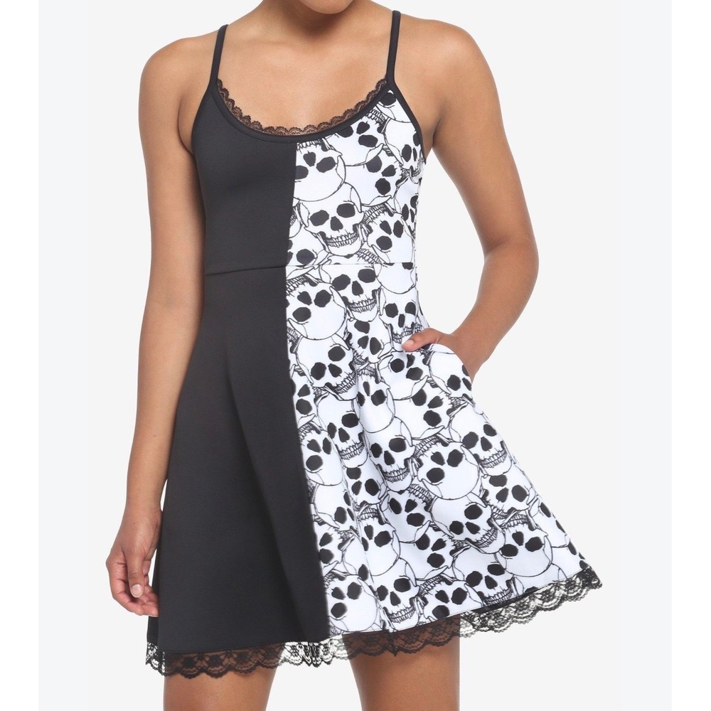 Hot topic social collision 3x split skull dress lace trim Halloween goth